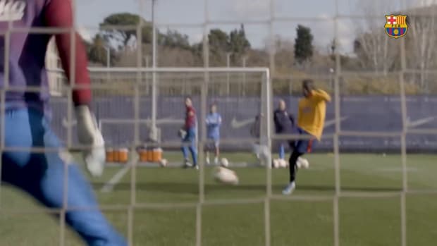 Barça practice shooting in training
